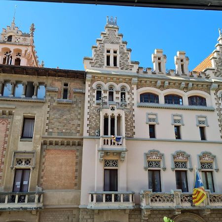 Apartaments Vicus 3 con vistas a la Plaza Mayor de Vic Exterior foto
